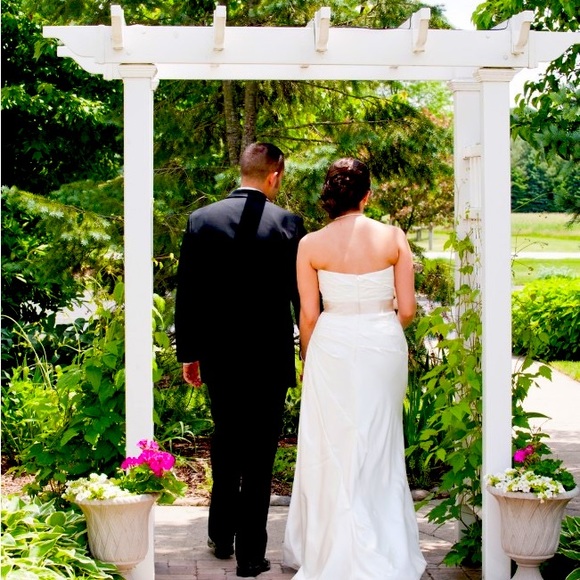 NEW A-LINE SILHOUETTE & SWEETHEART NECKLINE WEDDING DRESS - Picture 10 of 10